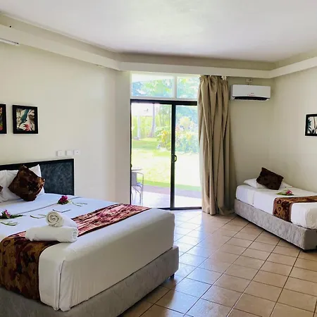 Hotel Oasis-3